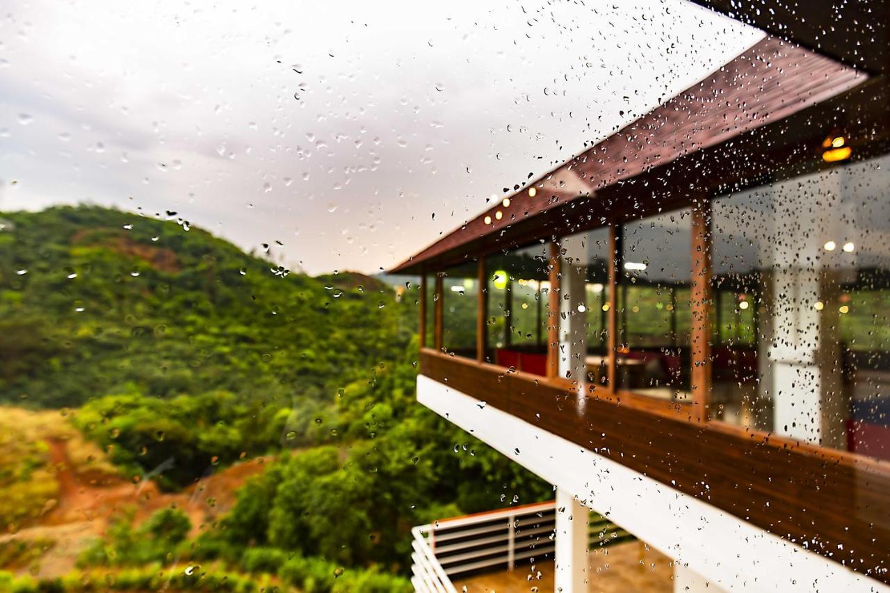 Zostel Vagamon Hostel Exterior photo